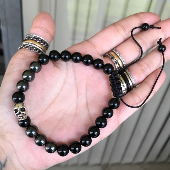 Skull bead bracelet . Men or women hematite & onyx gemstones silver skull charm - Picture 4 of 7